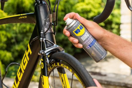 lubricante en spray WD40 bike