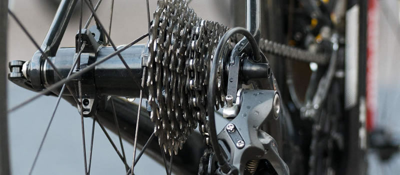 Mantener limpia la transmisión de la bicicleta