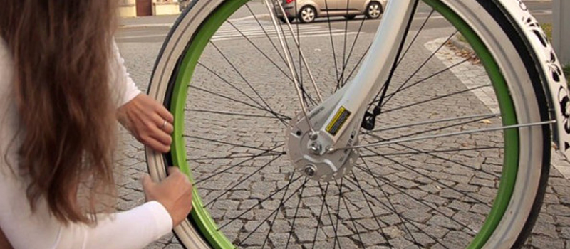 Cómo reparar fácilmente un pinchazo en una bicicleta eléctrica