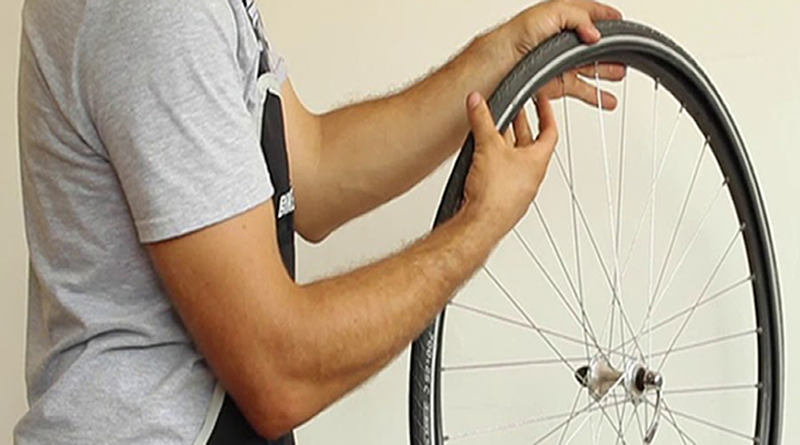 ¿Cómo reparar una cámara de aire de bicicleta pinchada?